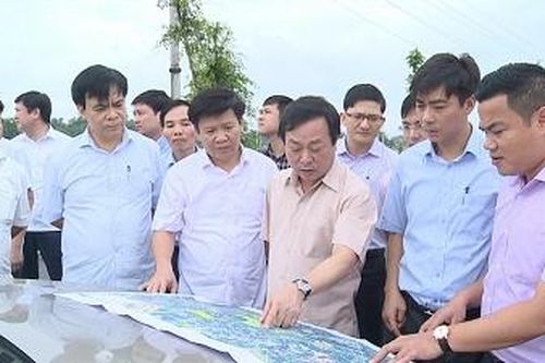Chủ tịch UBND tỉnh thực địa và chỉ đạo khắc phục sạt lở bờ vở sông Thao