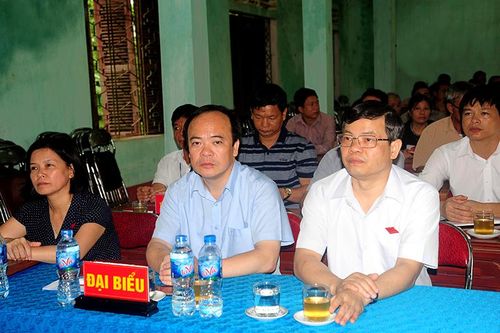 Đồng chí Chủ tịch HĐND tỉnh Nguyễn Văn Sơn tiếp xúc cử tri phường Ỷ La