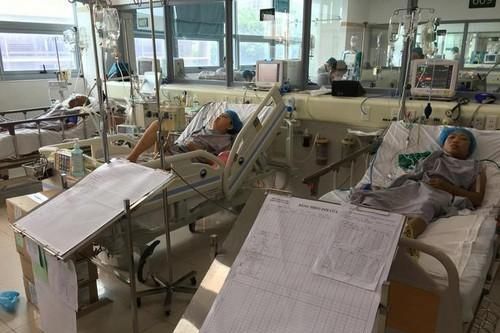 Máy chạy thận gặp sự cố, 2 bệnh nhân sốc nhiễm khuẩn xin chuyển viện
