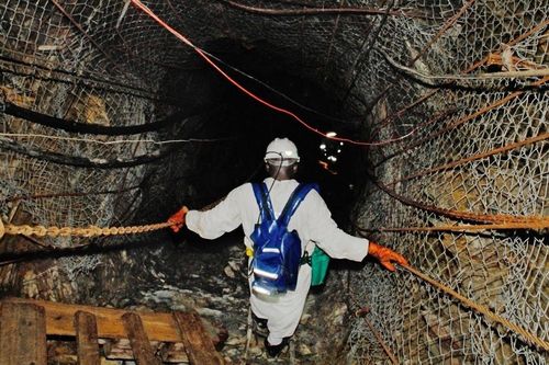Bên trong mỏ vàng sâu nhất thế giới