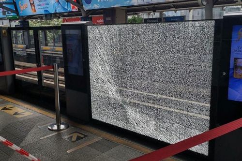 Hàng loạt vụ nổ rung chuyển thủ đô Bangkok