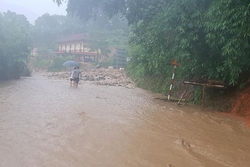 Ảnh hưởng mưa bão số 3, nhiều bản tại Thanh Hóa bị cô lập