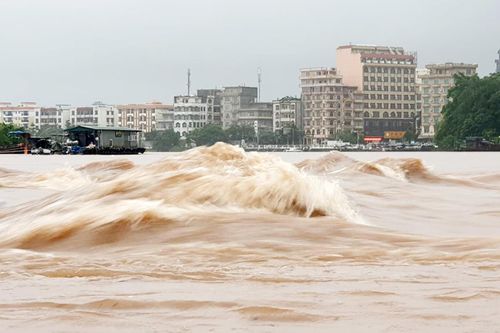 Nước lũ tại các sông ở Quảng Ninh dâng cao sau cơn bão Wipha