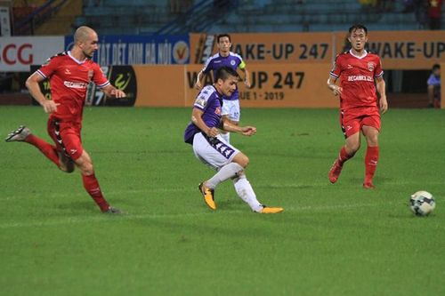 Quang Hải và Văn Quyết lập công, Hà Nội FC đánh bại Becamex Bình Dương