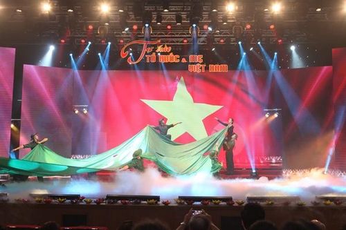 Nhiều nghệ sĩ nổi tiếng tham gia chương trình 'Tự hào Tổ quốc- Mẹ Việt Nam'