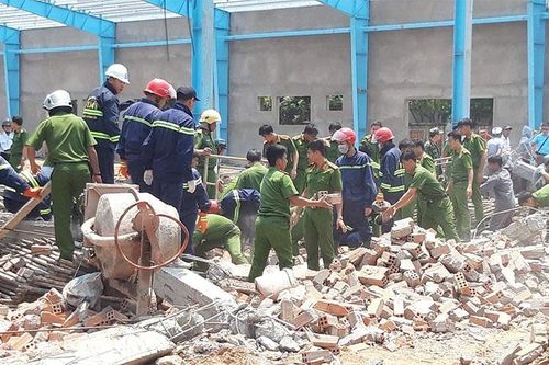 Nhiều sai phạm trong vụ sập tường khiến bảy người chết ở Vĩnh Long