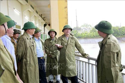 Bí thư Thành ủy Hoàng Trung Hải thị sát công tác vận hành các trạm bơm tiêu thoát nước