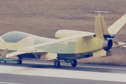 Trung Quốc tung UAV Rồng bay (Xianglong) theo dõi chiến hạm Mỹ trên eo biển Đài Loan