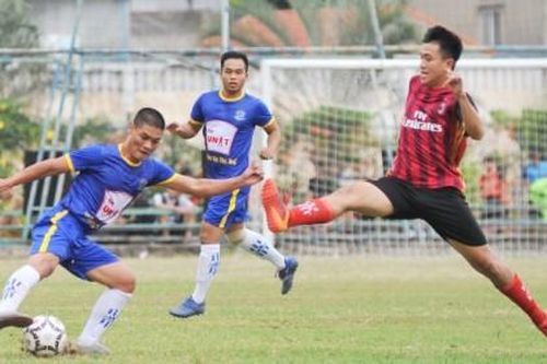 Thể thao Thể thao trong nước 250 thanh niên thành phố tranh tài trên sân bóng