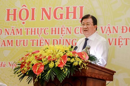 Phó Thủ tướng Trịnh Đình Dũng: Cần hoàn thiện chính sách khuyến khích sản xuất, kinh doanh hàng Việt
