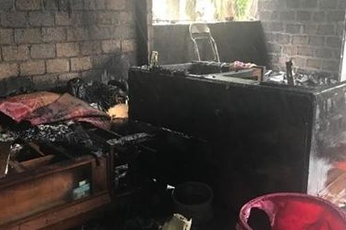 Nổ bình gas mini phát nổ trong lúc nấu ăn, cửa hàng bốc cháy
