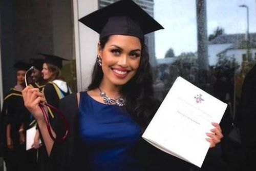 Cô gái thành thạo 5 ngoại ngữ đăng quang hoa hậu Anh