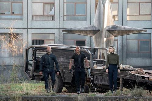 Dẫn đầu phòng vé, thành tích của 'Hobbs & Shaw' chưa như kỳ vọng