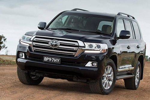 Hàng loạt xe ăn khách của Toyota bị kiện vì khí thải