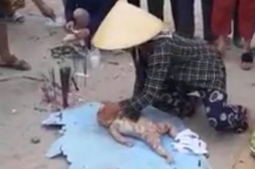 Thanh Hóa: Phát hiện 2 thi thể trôi dạt vào vùng biển Quảng Xương