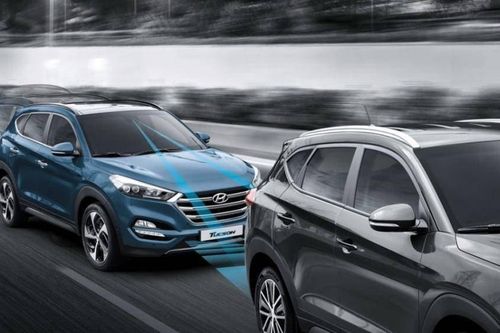 Giữ khoảng cách thế nào để lái xe an toàn?