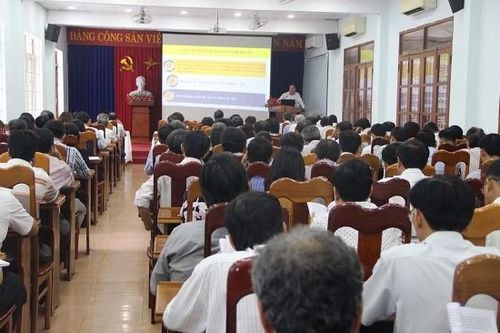 Sở Giáo dục và Đào tạo tổ chức bồi dưỡng chính trị hè cho cán bộ cốt cán