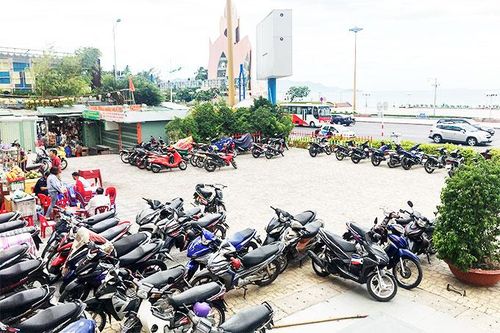 Thu phí giữ xe cao hơn quy định
