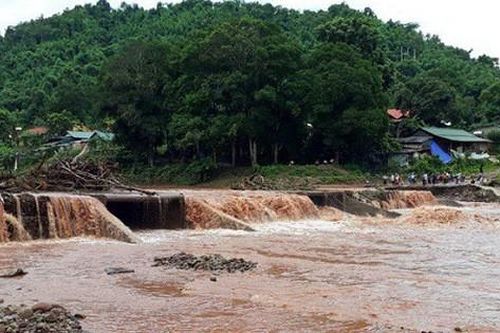 Điện Biên: Hai trẻ nhỏ bất ngờ bị lũ cuốn phăng khi ra suối rửa chân