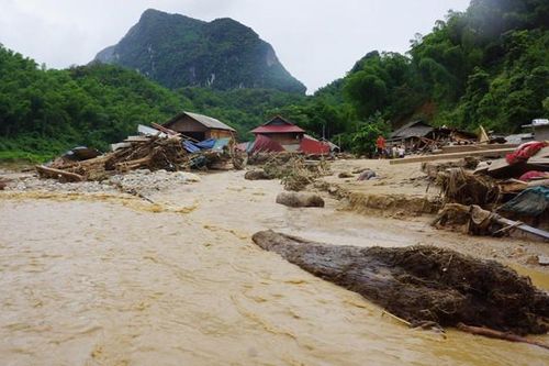 Lào đề xuất hỗ trợ tìm kiếm 7 người mất tích do lũ