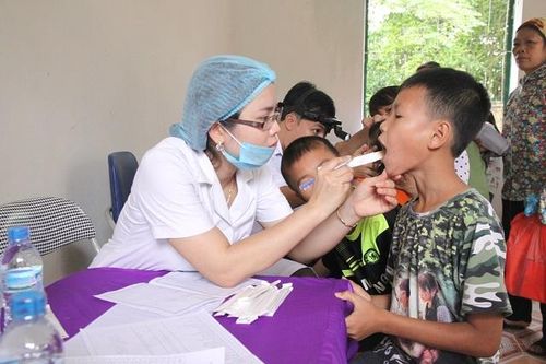 Sẻ chia với đồng bào dân tộc