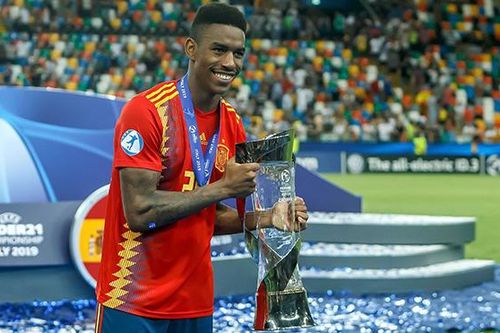 Barcelona: Junior Firpo, từ nước mắt, áp lực của người cha đến thiên đường Barca