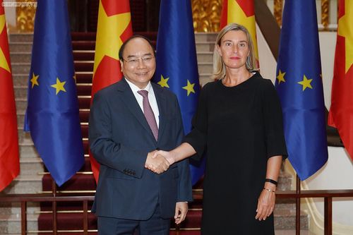 Thủ tướng đề nghị EU tạo điều kiện cho các doanh nghiệp Việt Nam mở rộng thị trường