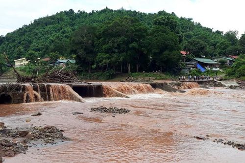 Điện Biên: Lũ ống cuốn 2 cháu bé, một tử vong, một mất tích