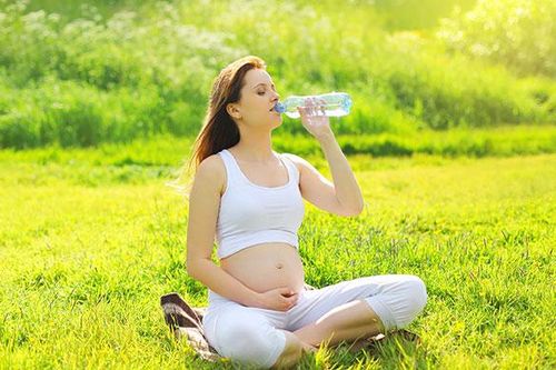 Mách mẹ bầu cách làm giảm chứng ợ nóng khó chịu khi đang mang thai