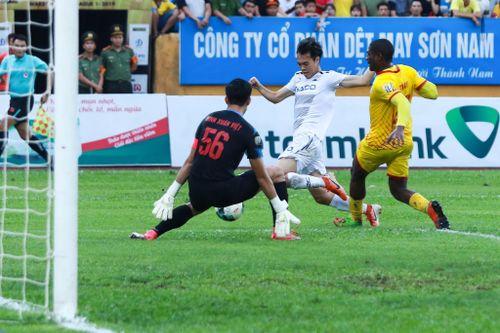 Huấn luyện viên Lee Tae-hoon chỉ ra điểm yếu 'chí tử' của HAGL