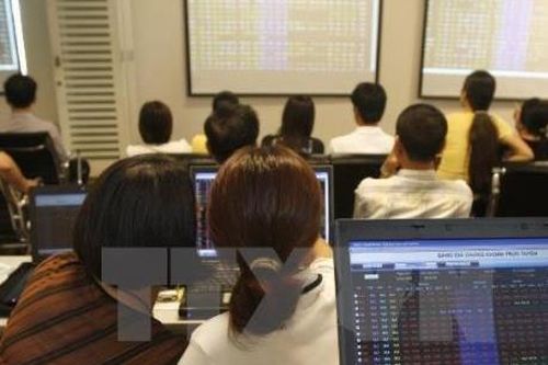 Chứng khoán ngày 5/8: Cổ phiếu vốn hóa lớn đồng loạt giảm