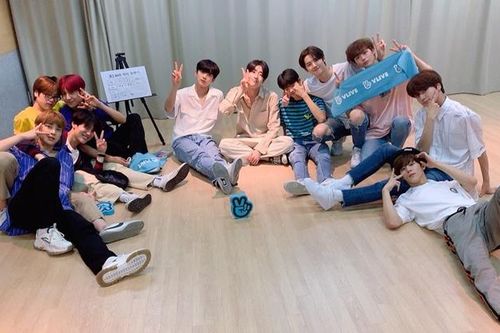 Produce X 101: Trước thềm debut, X1 xác nhận quay chương trình thực tế đầu tiên