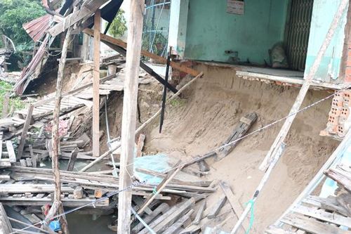 Người dân vùng sạt lở mong sớm ổn định cuộc sống