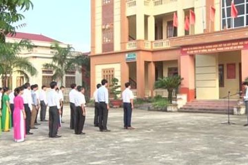 Kim Sơn, thực hiện nghiêm túc việc sinh hoạt chính trị dưới nghi thức chào cờ đầu tuần