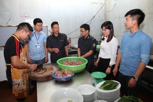 Phòng ngừa ngộ độc thực phẩm mùa hè