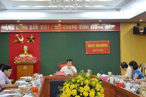 Tập trung tham mưu chuẩn bị tốt đại hội đảng bộ các cấp