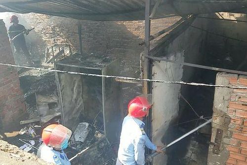 TPHCM: Cháy lớn 5 phòng trọ thiêu rụi nhiều tài sản của công nhân