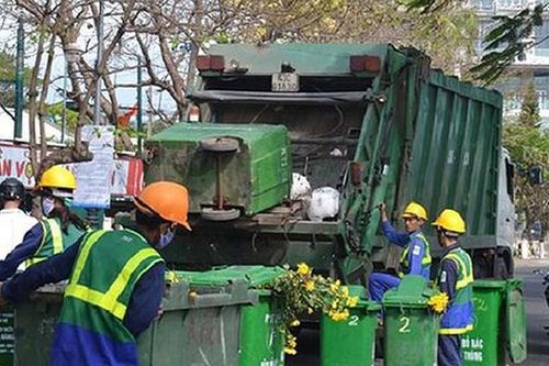 Đề xuất bổ sung việc thu gom rác vào danh mục nghề độc hại