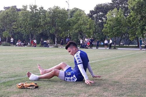 Quang Hải chấn thương trước thềm trận chung kết AFC Cup 2019