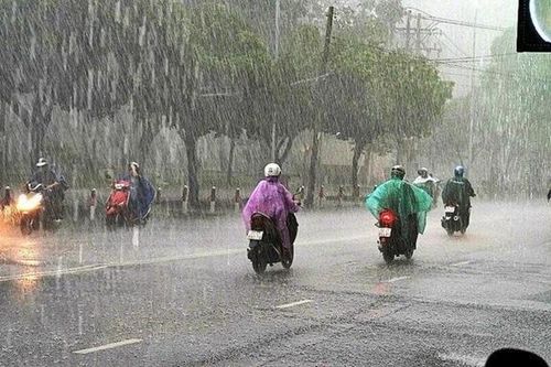 Thời tiết ngày 6.8: Vùng áp thấp trên Biển Đông gây mưa dông khu vực biển phía Nam