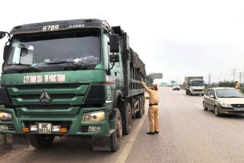 Tái diễn nạn xe quá tải trên một số tuyến quốc lộ
