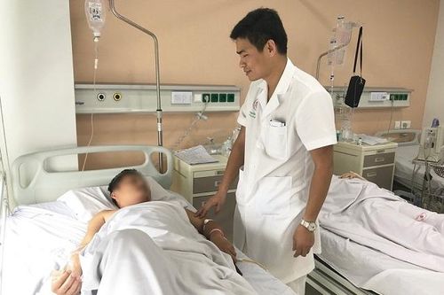 Hy hữu tăm xỉa răng làm thủng ruột thừa
