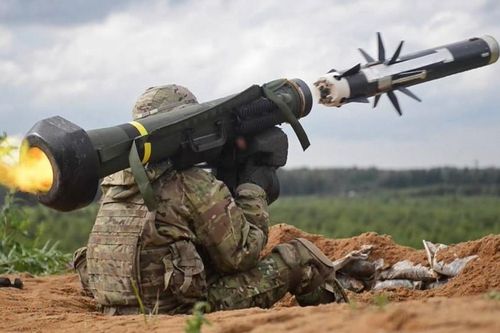Ukraine đề nghị Mỹ bán thêm nhiều hệ thống tên lửa chống tăng Javelin cho Kiev