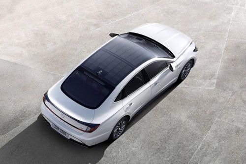 Hyundai Sonata Hybrid có thể tự sạc tới 60% pin mỗi ngày