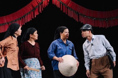 Đau đáu soi lại mình từ 'Quán Thanh Xuân'