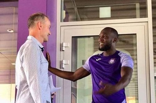 Lukaku bị MU hắt hủi, tập với đám trẻ 18 tuổi