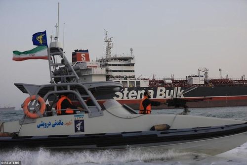 Iran dùng chiến thuật xuồng cao tốc đối phó với phương Tây ra sao?