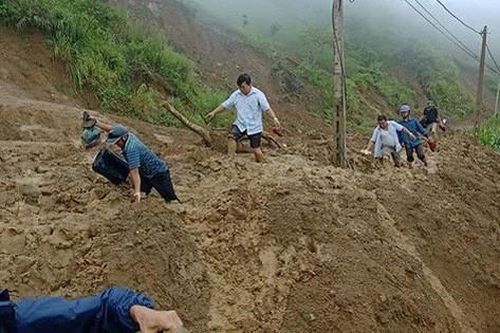 Nỗ lực tìm kiếm 11 người mất tích sau bão số 3, cảnh báo thời tiết bất thường