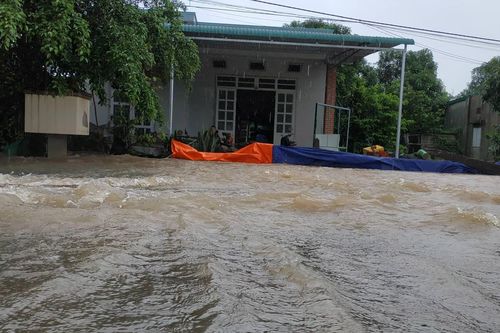 Hàng trăm ngôi nhà ở Đắk Lắk bị ngập sau mưa lớn