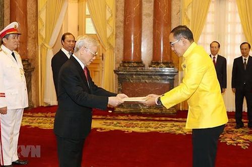 Tổng Bí thư, Chủ tịch nước tiếp các đại sứ trình Quốc thư